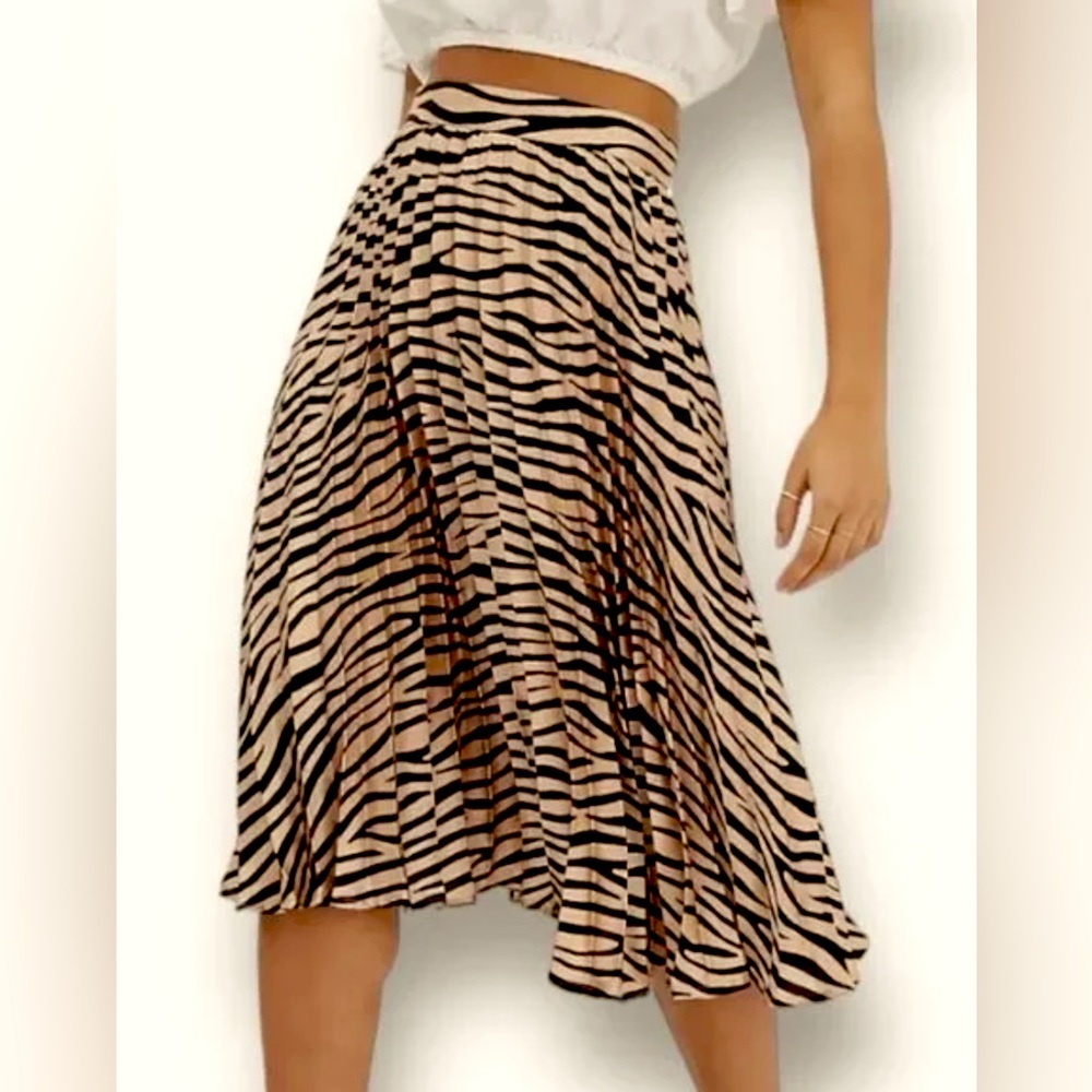 MISGUIDED PLEATED SKIRT